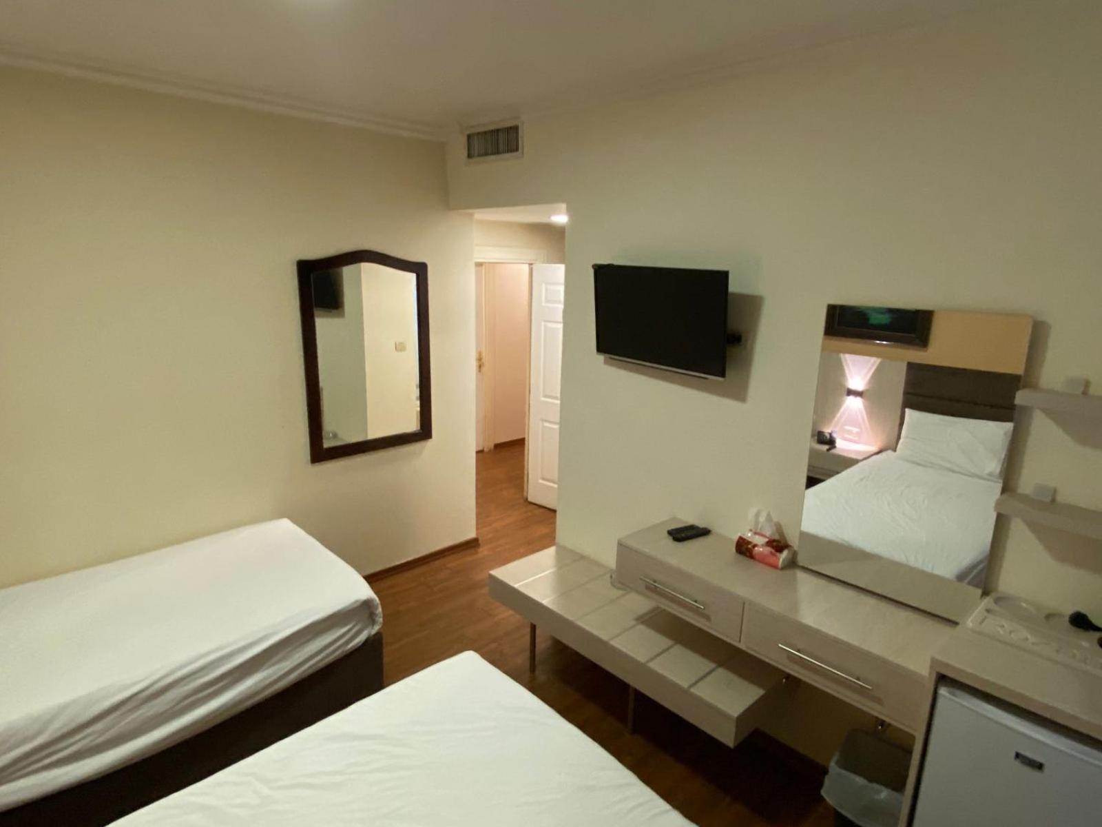 Rozana Hotel Amman Extérieur photo